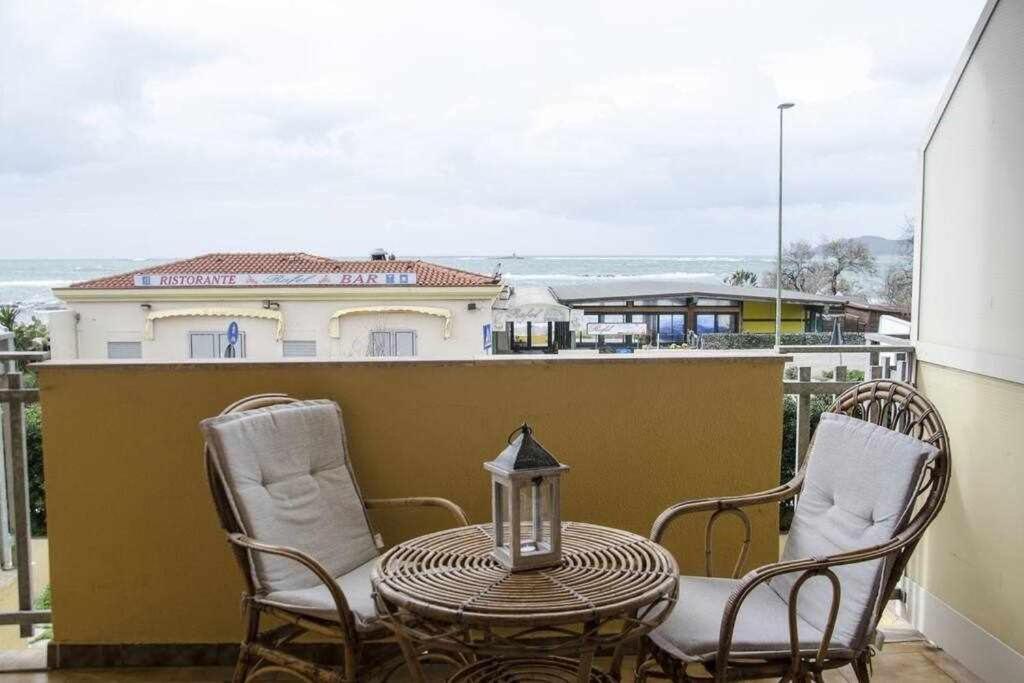 Bilocale Fronte Mare Sparaglione *