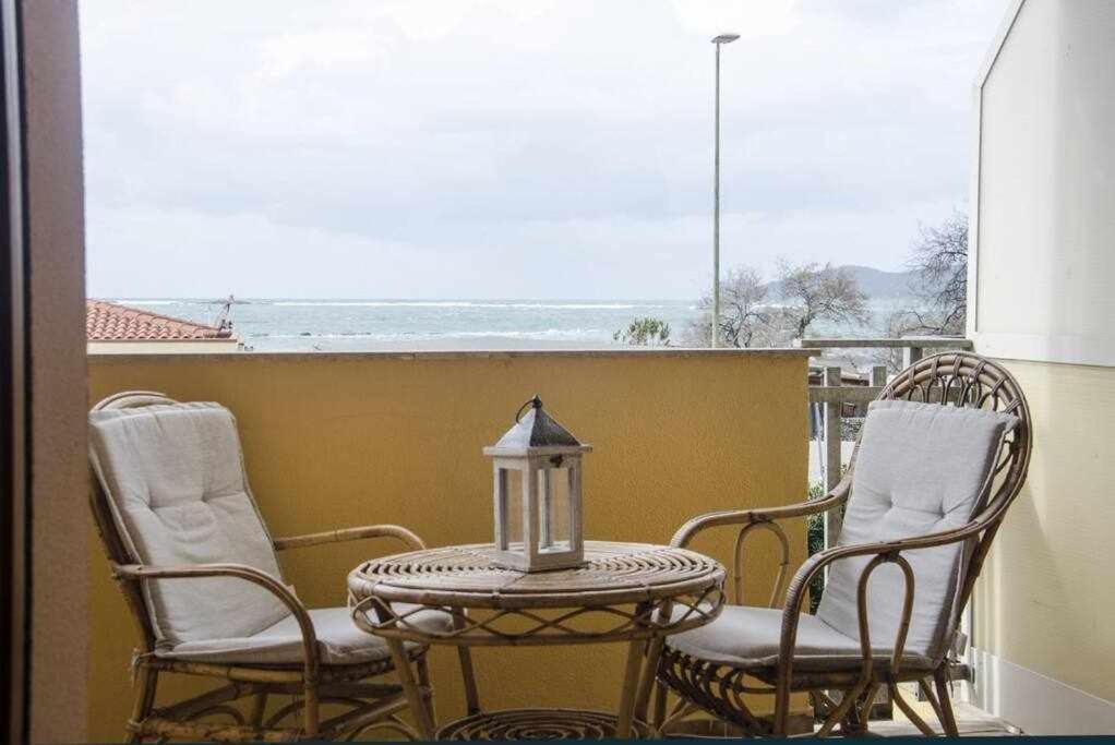 Bilocale Fronte Mare Sparaglione Holiday home *