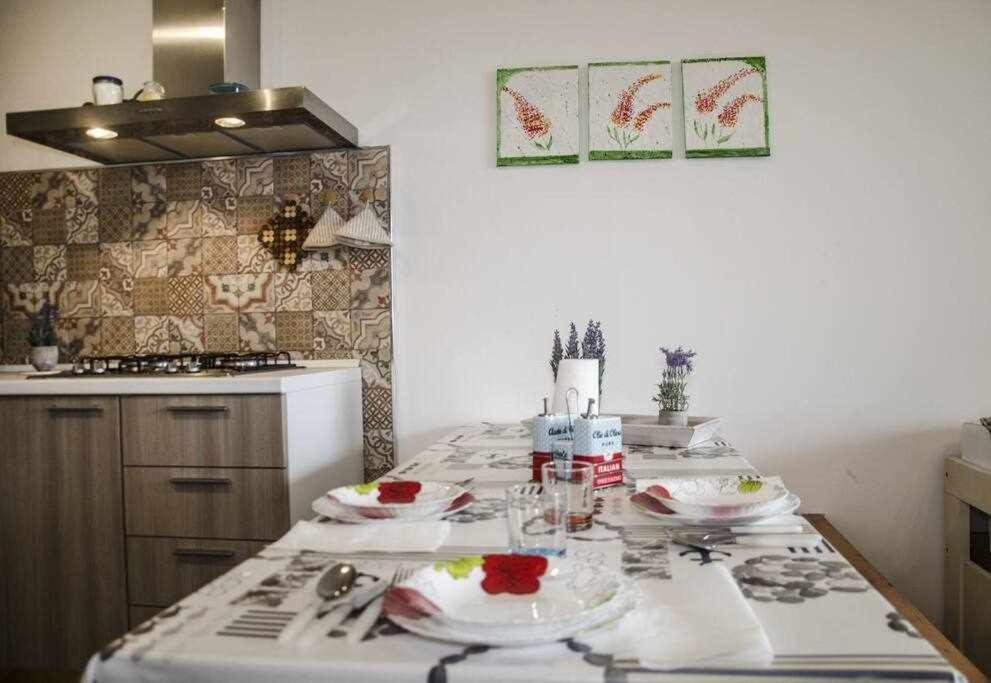 Holiday home Bilocale Fronte Mare Sparaglione