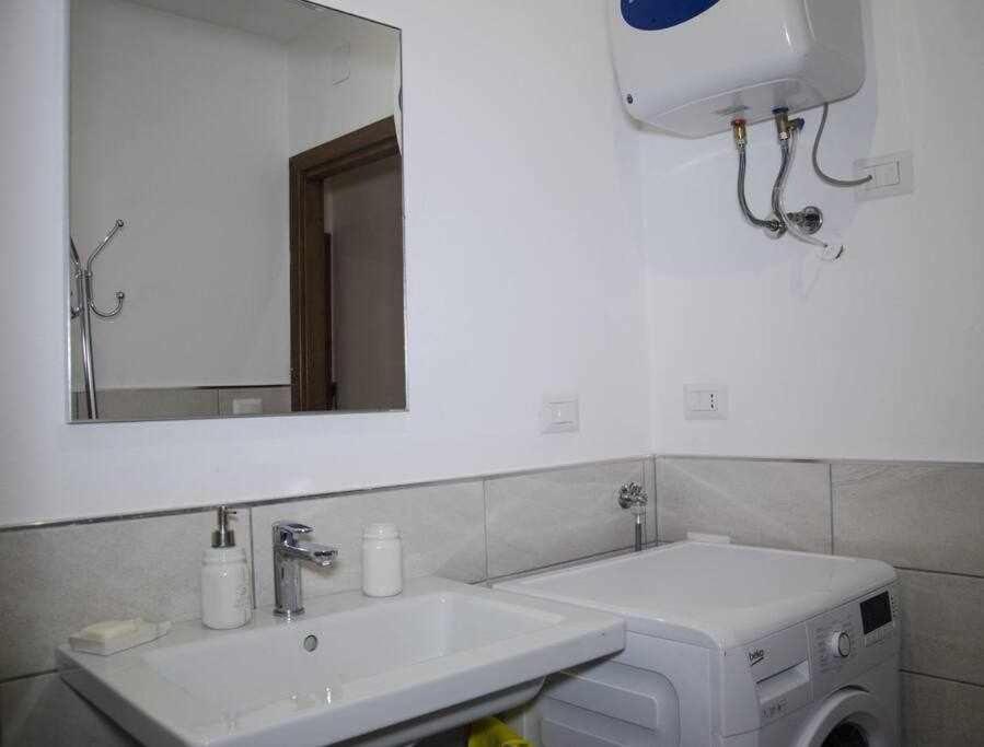 Holiday home Bilocale Fronte Mare Sparaglione